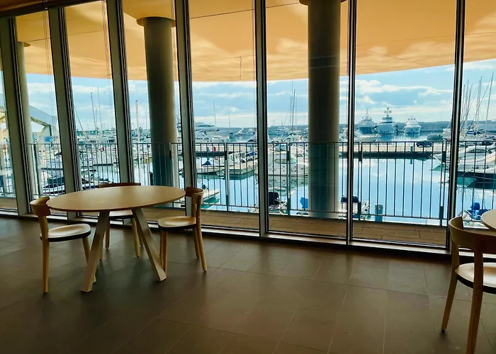 Seaview House Apartment *